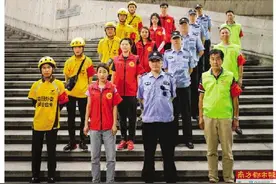 外卖小哥、房东也加入巡逻队伍图片