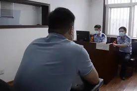 51秒｜火车上伸“咸猪手”！男子因猥亵女乘客被行拘5天图片