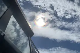 北京暴雨过后，天空出现七彩云图片