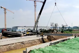 中铁十局承建济南新旧动能转先行区国博城片区首座桥梁架设完成图片