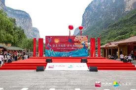 七夕情聚红豆峡，2020红豆峡第十六届七夕演唱会开演图片