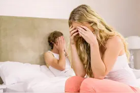 脸上及四肢“油光光”，妈妈产了个“火娃”，一生下来多处皮肤破损、断裂......图片