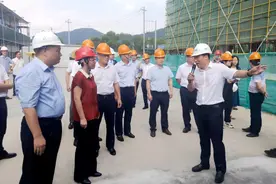抓住“双引擎” 唱好“双城记”！吴玉凤调研重大项目招引落地工作时这样说…图片