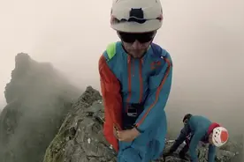 第一视角记录！英国翼装飞行者记录从4000英尺山峰跳下过程图片