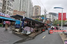 取消三角地临时摆卖！南宁纬武便民马路市场实现大变样图片