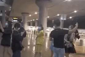 “宇宙最强舅舅”变成了“宇宙最难过舅舅”图片