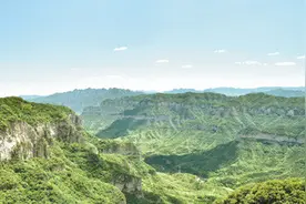 一位山区女孩的读书故事图片