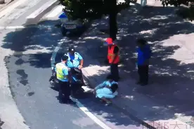 “救人要紧，不要钱！”德兴街头出现感人一幕图片