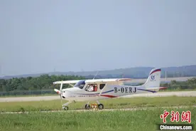 “领雁”AG50轻型运动飞机在湖北荆门成功首飞图片