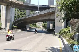 贵阳二桥一摩托车驾驶员坠下立交桥不幸身亡图片