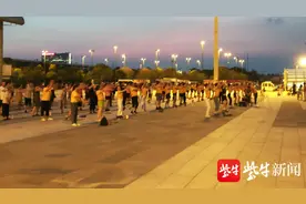 苏州新区火车站通道被广场舞大妈“占领”?图片