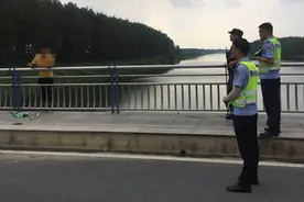 男子与老婆闹矛盾寻短见 泗县警务站民辅警机智救助化险情图片