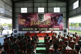 武警版“武林风”上演巅峰对决图片