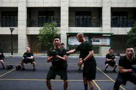 熄灯号丨一声队长，一生队长图片