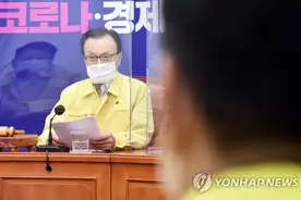 韩国执政党党首自我隔离：曾接触确诊记者 国会大楼被封图片
