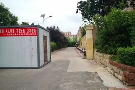 追事丨枣庄这处碍事板房仍在，社区书记却称已拆除，咋回事？图片