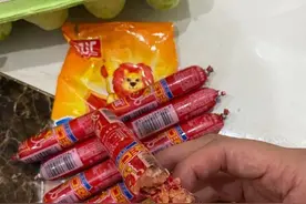双汇火腿肠吃出活蛆！近年质量问题频发 食安监管令人担忧图片
