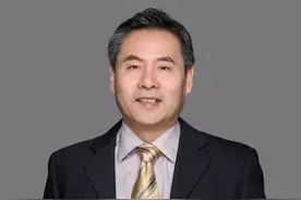 华南理工大学材料科学与工程学院院长彭俊彪：有机发光材料限制我国OLED产业加速发展图片