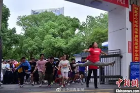 热点｜一字马女孩成美院体育特长生被嘲！她的这段回应说得特别好……图片