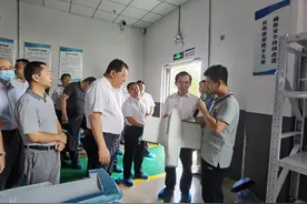 50秒丨参加青年企业家（专家）赋能青州市“双招双引”经贸行活动领导、嘉宾参观了潍坊青州市经济社会发展情况图片
