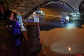寻找“跳河救人失踪的哥”的80小时：接到“遗体”线索追了十公里但不是他，仍期待奇迹图片