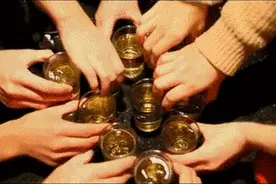这届年轻人能终结“酒桌文化”吗？图片