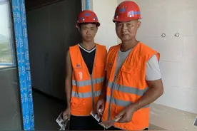 “我来到爸爸工作的工地”农民工子女走进工地体验父母工作艰辛图片