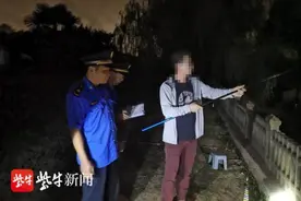南京江北新区严查长江边夜间垂钓图片