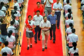 谈防控、谈科技，谈疫苗，钟南山在母校开学礼演讲信息量巨大图片