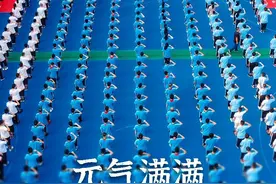 起立，老师好！武汉校园的一幕幕让人动容！一大波中小学幼儿园现场照片来了图片