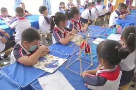 50秒丨木棍秋千、纸盒坦克、光盘行动日记……开学第一课德州小学生这样厉行节约图片