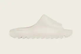 市价近￥2000！骨白 Yeezy 拖鞋即将补货图片