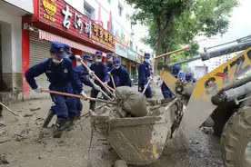 群众的金句点评，“蓝朋友”已传阅： 谢谢灾区人民的认可图片