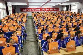 “卫生巾贫困”之外，落后地区女童生理知识更“贫困”图片