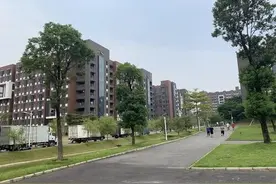 数百名男生住进女生宿舍楼？学院回应：男生全部搬离图片