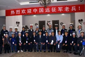 牵住英雄的手，记住来时的路，1345份抗战老兵手印背后的故事图片