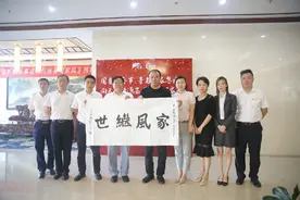 人民论坛（人民智库）调研组专家、国务院参事忽培元在津举办《家风》赠书活动图片