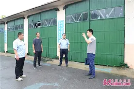 安装后射灯害人害己 博山交警重拳整治图片