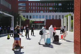 首批恢复直航后入境进京人员入住观察酒店图片