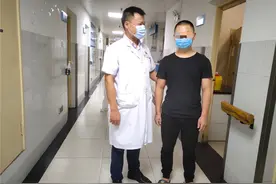 26岁小伙扭伤腰险“瘫痪”，入院当晚下肢失去知觉、大小便失禁图片