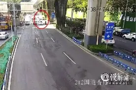 路口违规掉头酿事故！这个外卖小哥被撞还要负全责图片
