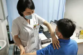 再添殊荣！济宁市中医院副院长王乐荣获评山东省名中医药专家图片