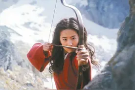 刘亦菲主演的《花木兰》上映 黄之锋马上跳出来碰瓷图片