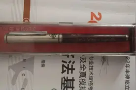 来晒晒小时候用过的“旧文具”，一篇推文引来网友满满回忆~图片