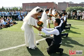 河北石家庄：“今天我要嫁给你啦！”图片