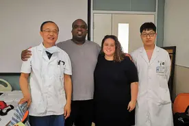 一对美国“胖友”夫妻在沪手术实现“减负”图片
