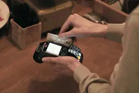 同样是银行卡，有的叫“储蓄卡”有的叫“借记卡”，有什么区别？图片