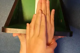 儿子坐位体前屈竟然才4厘米！最近杭州小学生爸妈都被一个测试弄得奔溃了图片