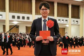 奖章蜀你⑥｜科伦药业刘思川：日产超1600万瓶救治药品 保障医疗物资供应图片