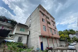 中天助学｜暑假在玩具厂打工挣生活费，这个阳光女孩想靠自己的努力赢未来图片